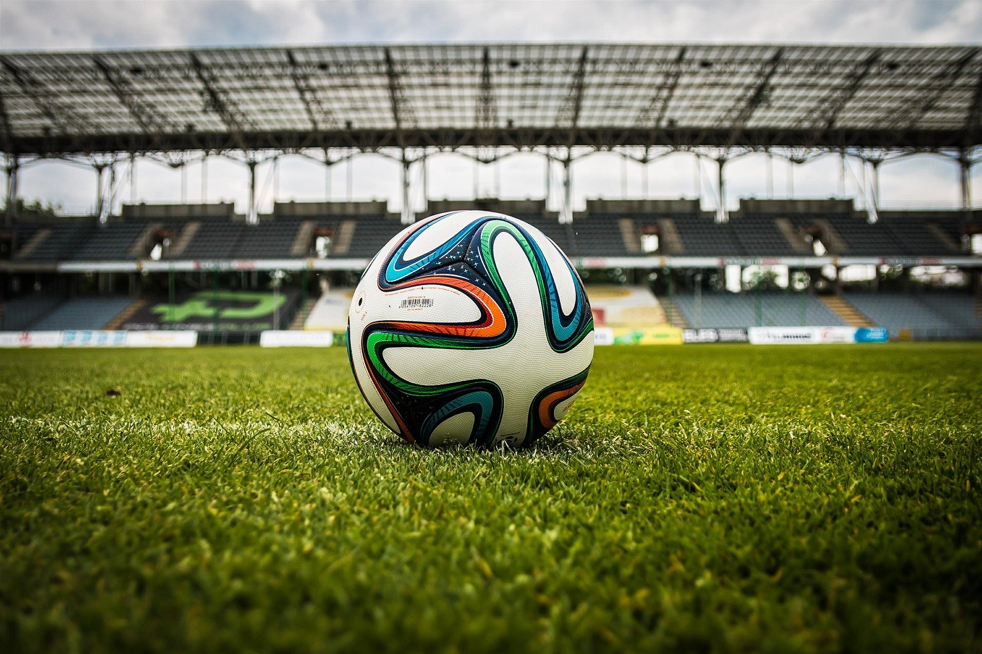 Fußballstadion_Ball
